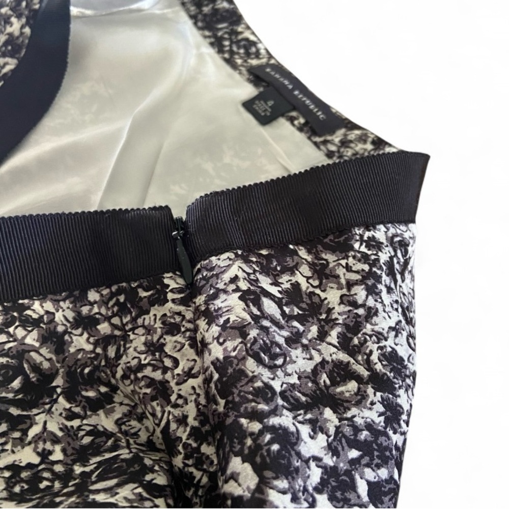 Banana Republic Silk Black White Floral A-Line Midi Office Skirt Womens Size 4 - Picture 3 of 5